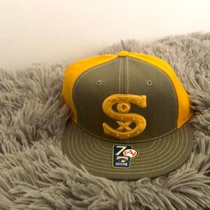 NWT Chicago White Sox youth hat